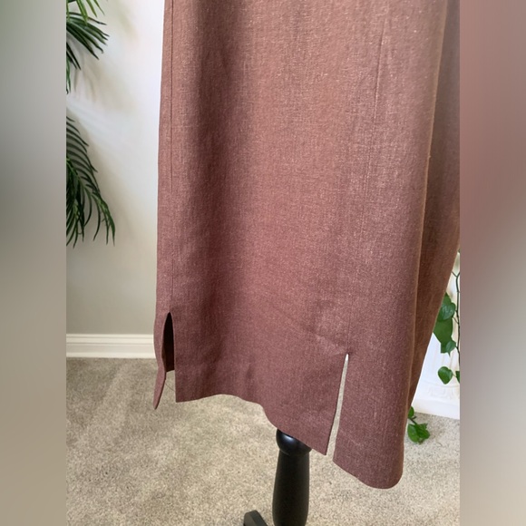 Women Rust brown color linen dress. - Picture 5 of 6